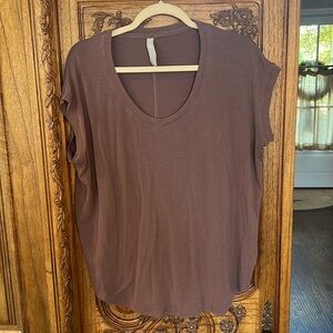 Athleta tee